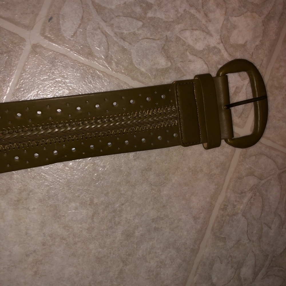 Belt - Picture 3 of 4